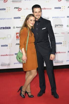 Alexander Klaws mit Freundin Nadja Scheiwiller bei der Verleihung des PRG Live Entertainment Award 2016 in der Festhalle Frankfurt. Frankfurt am Main, 04.04.2016 Foto:xS.xGabschx xFuturexImage