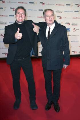 Andy McCluskey und Paul Humphreys (OMD Orchestral Manoeuvres in the Dark) bei der Verleihung des PRG Live Entertainment Award 2016 in der Festhalle Frankfurt. Frankfurt am Main, 04.04.2016 Foto:xS.xGabschx xFuturexImage