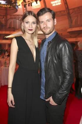 Carolin Niemczyk, Daniel Grunenberg (Glasperlenspiel) bei der Verleihung des PRG Live Entertainment Award 2016 in der Festhalle Frankfurt. Frankfurt am Main, 04.04.2016 Foto:xS.xGabschx xFuturexImage
