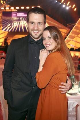 Alexander Klaws mit Freundin Nadja Scheiwiller bei der Verleihung des PRG Live Entertainment Award 2016 in der Festhalle Frankfurt. Frankfurt am Main, 04.04.2016 Foto:xS.xGabschx xFuturexImage