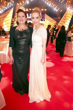 AnNa R. und Alexa Feser bei der Verleihung des PRG Live Entertainment Award 2016 in der Festhalle Frankfurt. Frankfurt am Main, 04.04.2016 Foto:xS.xGabschx xFuturexImage