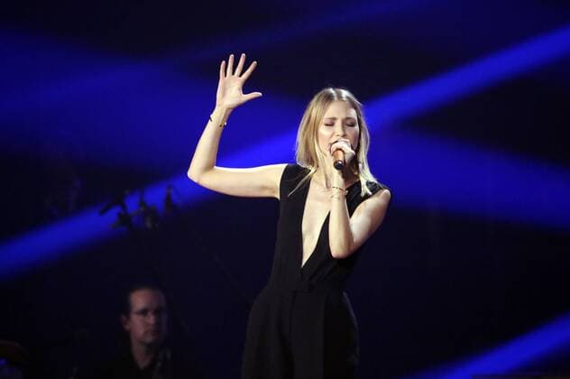 Carolin Niemczyk (Glasperlenspiel) bei der Verleihung des PRG Live Entertainment Award 2016 in der Festhalle Frankfurt. Frankfurt am Main, 04.04.2016 Foto:xS.xGabschx xFuturexImage