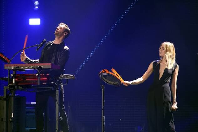 Daniel Grunenberg und Carolin Niemczyk (Glasperlenspiel) bei der Verleihung des PRG Live Entertainment Award 2016 in der Festhalle Frankfurt. Frankfurt am Main, 04.04.2016 Foto:xS.xGabschx xFuturexImage