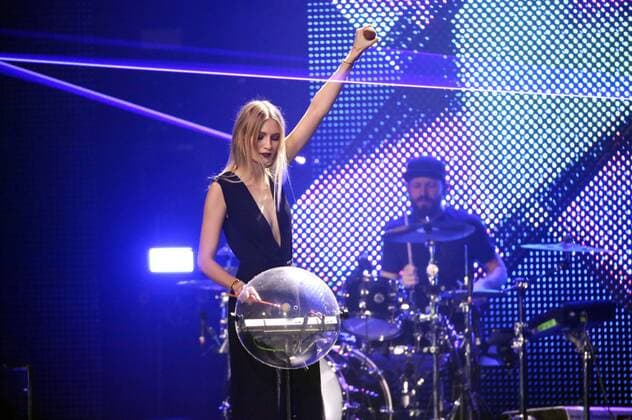 Carolin Niemczyk (Glasperlenspiel) bei der Verleihung des PRG Live Entertainment Award 2016 in der Festhalle Frankfurt. Frankfurt am Main, 04.04.2016 Foto:xS.xGabschx xFuturexImage