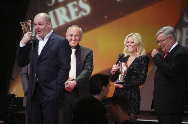 Dieter Semmelmann, Uwe Kanthak, Helene Fischer und Peter von Löbbecke bei der Verleihung des PRG Live Entertainment Award 2016 in der Festhalle Frankfurt. Frankfurt am Main, 04.04.2016 Foto:xS.xGabschx xFuturexImage