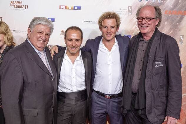 Erdogan Atalay und Daniel Roesner mit ihren Vätern bei der Premiere der 300. Folge Alarm für Cobra 11 zum Auftakt der neuen Staffel zum 20. Jahr der RTL TV-Serie im Cinedom. Köln, 05.04.2016 Foto:xC.xHardtx xFuturexImage