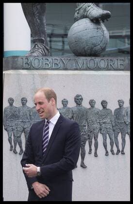 . 06 04 2016. London, United Kingdom. The Duke of Cambridge arriving for a lunch to mark his 10th Anniversary as President of the English Football Association at the Bobby Moore statue at Wembley Stadium in London.  xStephenxLockx xi-Imagesx IIM-12353-0005