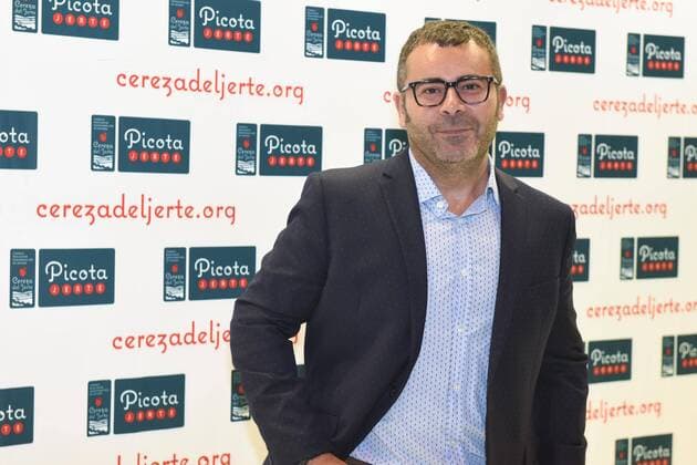 Jorge Javier Vazquez erhält den Picota del Jerte Preis in Madrid Jorge Javier Vazquez recibe el Premio Picota del Jerte en Madrid. 588 Diego Puerta Cordon Press Jorge Javier Vazquez receives the Picota del Jerte awards in Madrid. Cordon Press  DiegoxPuerta