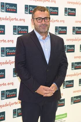 Jorge Javier Vazquez erhält den Picota del Jerte Preis in Madrid Jorge Javier Vazquez recibe el Premio Picota del Jerte en Madrid. 588 Diego Puerta Cordon Press Jorge Javier Vazquez receives the Picota del Jerte awards in Madrid. Cordon Press  DiegoxPuerta