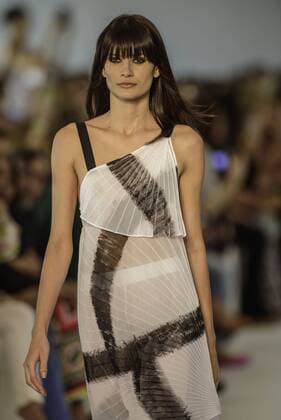 BELO HORIZONTE, MG - 04 06 2016: MINAS SPRING SUMMER TREND - Model during the parade of Grife Lino Villaventura during Minas Trend Spring Summer 2016.  Mour?oxPanda