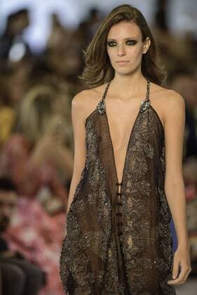 BELO HORIZONTE, MG - 04 06 2016: MINAS SPRING SUMMER TREND - Model during the parade of Grife Lino Villaventura during Minas Trend Spring Summer 2016.  Mour?oxPanda