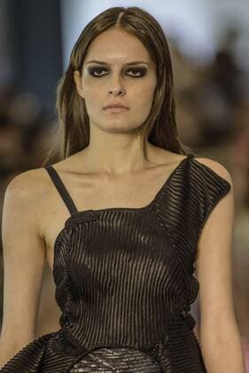 BELO HORIZONTE, MG - 04 06 2016: MINAS SPRING SUMMER TREND - Model during the parade of Grife Lino Villaventura during Minas Trend Spring Summer 2016.  Mour?oxPanda