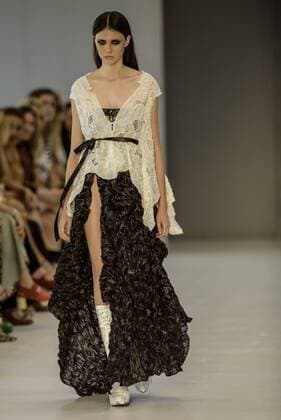 BELO HORIZONTE, MG - 04 06 2016: MINAS SPRING SUMMER TREND - Model during the parade of Grife Lino Villaventura during Minas Trend Spring Summer 2016.  Mour?oxPanda