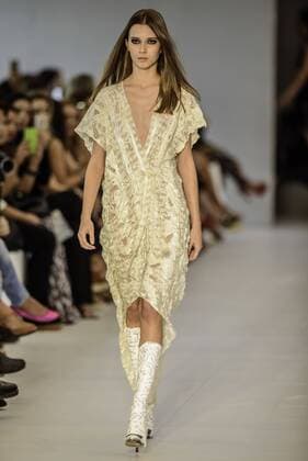 BELO HORIZONTE, MG - 04 06 2016: MINAS SPRING SUMMER TREND - Model during the parade of Grife Lino Villaventura during Minas Trend Spring Summer 2016.  Mour?oxPanda
