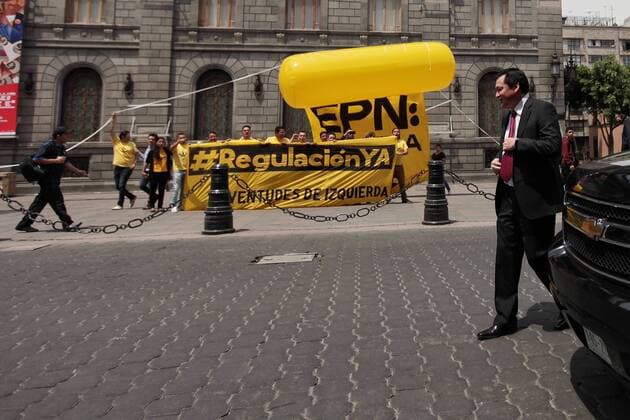 Mexican Secretary of Government Miguel Angel Osorio Chong arrives for the fifth day of the forum National Debate on the Use of Marihuana at Palacio de Mineria in Mexico City, Mexico, 6 April 2016. EFE Sashenka Gutierrez NATIONAL DEBATE ON THE USE OF MARIHUANA IN MEXICO CITY !ACHTUNG: NUR REDAKTIONELLE NUTZUNG!  MDF002 20160407-635955858205484562