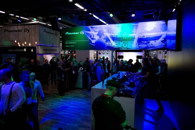 April 7, 2016 - As every year the international music fair in Frankfurt and the prolight+sound are taking place from April 5th to April 10th. This is one of the biggest fairs for music instruments and the entertainment branche. Companies display technical innovations and demonstrate their shows. - ZUMAt132
