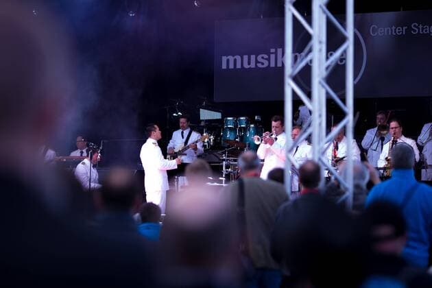 April 7, 2016 - As every year the international music fair in Frankfurt and the prolight+sound are taking place from April 5th to April 10th. This is one of the biggest fairs for music instruments and the entertainment branche. Companies display technical innovations and demonstrate their shows. - ZUMAt132