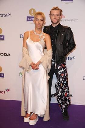 Alina Süggeler und Andi Weizel von Frida Gold bei der Verleihung vom Echo am 07.04.2016 in Berlin Echo Verleihung 2016 in Berlin 