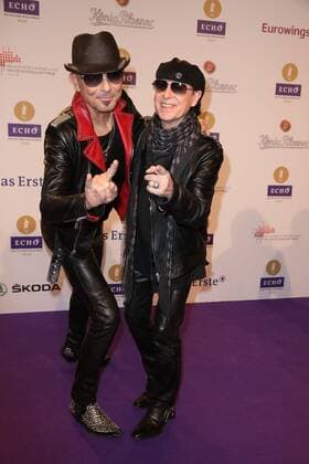 Rudolf Schenker und Klaus Meine von der Gruppe Scorpions bei der Verleihung vom Echo am 07.04.2016 in Berlin Echo Verleihung 2016 in Berlin 