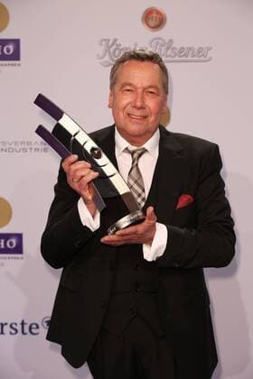 Preisträger Roland Kaiser bei der Verleihung vom Echo am 07.04.2016 in Berlin Echo Verleihung 2016 in Berlin- Preistraeger Gewinner 