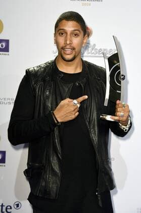 Andreas Bourani mit dem Echo für den besten Künstler national Rock Pop bei der 25. Verleihung des Echo 2016 in der Messe Berlin. Berlin, 07.04.2016 Foto:xFredericx xFuturexImage