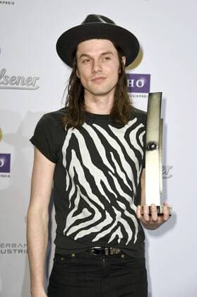 James Bay mit dem Echo für den Newcomer des Jahres international bei der 25. Verleihung des Echo 2016 in der Messe Berlin. Berlin, 07.04.2016 Foto:xFredericx xFuturexImage