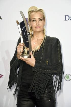 Sarah Connor mit dem Echo für die beste Künstlerin national Rock Pop bei der 25. Verleihung des Echo 2016 in der Messe Berlin. Berlin, 07.04.2016 Foto:xFredericx xFuturexImage