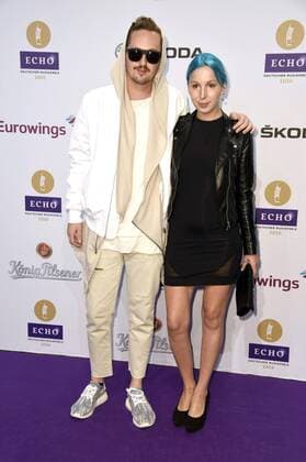 Robin Schulz mit Begleitung bei der 25. Verleihung des Echo 2016 in der Messe Berlin. Berlin, 07.04.2016 Foto:xFredericx xFuturexImage