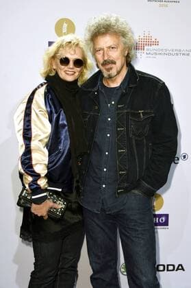 Wolfgang Niedecken mit Ehefrau Tina Golemiewski bei der 25. Verleihung des Echo 2016 in der Messe Berlin. Berlin, 07.04.2016 Foto:xFredericx xFuturexImage