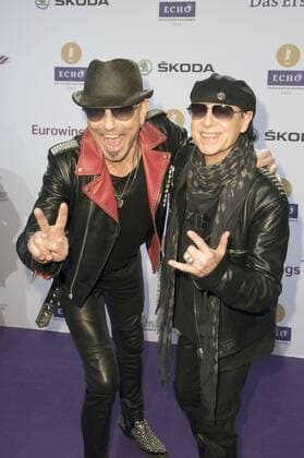 Rudolf Schenker und Klaus Meine (Scorpions) bei der 25. Verleihung des Echo 2016 in der Messe Berlin. Berlin, 07.04.2016 Foto:xFredericx xFuturexImage
