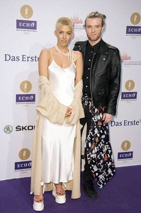 Alina Süggeler und Andreas Andi Weizel (Frida Gold) bei der 25. Verleihung des Echo 2016 in der Messe Berlin. Berlin, 07.04.2016 Foto:xFredericx xFuturexImage