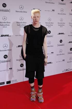Shaun Ross (Model) - Ankunft Mercedes-Benz Fashion Week Berlin Spring Summer 2013 zur Show MINX by Eva Lutz an der Siegessäule auf der Strasse des 17.Juni in Berlin am 07.07.2012. Fashion Week Spring Summer 2013