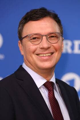 Volker Herres, der Das Erste ARD Programmdirektor bei dem Fototermin von der ARD Das Erste zur Fussball-Europameisterschaft 2016 in Frankreich (vom 10.06.- 10.07.2016) am 11.04.2016 in Berlin ARD Fototermin zur Fussball-EM 2016 in Berlin 