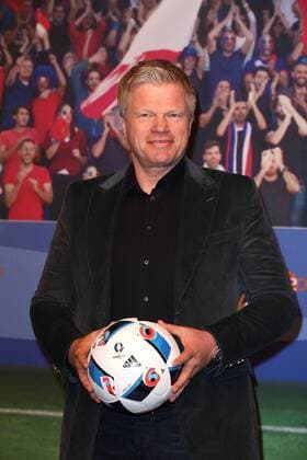 Oliver Kahn bei dem ZDF Fototermin zur Fussball-Europameisterschaft 2016 in Frankreich (vom 10.06.- 10.07.2016) am 11.04.2016 in Berlin ZDF Fototermin zur Fussball-EM 2016 in Berlin 
