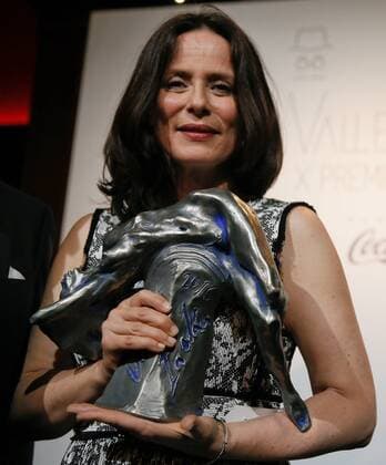 Spanish actress Aitana Sanchez Gijon poses after being awarded with the Valle-Inclan pirze for her performance in Medea during a ceremony held at the Royal Theater in Madrid, Spain, 11 April 2016. EFE Juanjo Martin VALLE INCLAN AWARDS 10TH EDITION !ACHTUNG: NUR REDAKTIONELLE NUTZUNG!  ESP002 20160412-635960184111537875