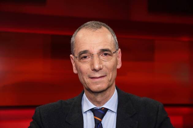 Prof. Dr. Michael Wolffsohn (Historiker) in der ARD-Talkshow hart aber fair am 11.04.2016 in Berlin Thema der Sendung: Terror im Namen Gottes Hat der Islam ein Gewaltproblem?