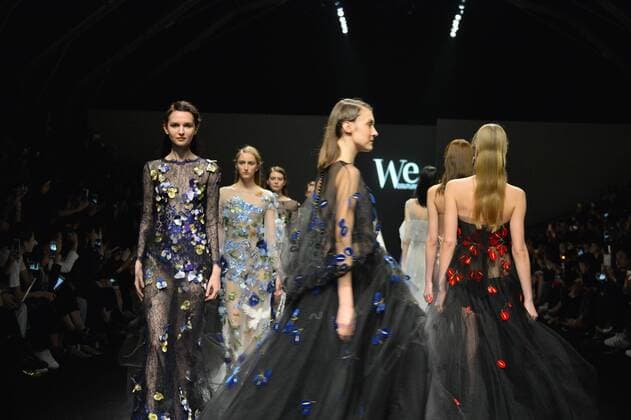 SHANGHAI, April 11, 2016 -- Models present fashion creations of We Couture 2016 Autumn Winter Collection during the Shanghai Fashion Week in Shanghai, east China, April 11, 2016. ) (yxb) CHINA-SHANGHAI-FASHION WEEK (CN) GuoxChangyao 
