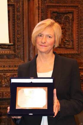 Italy: Minister of Defence Roberta Pinotti awarded the Premio Napoli Cittˆ di Pace The Minister of Defense, Roberta Pinotti during the eighth edition of the Premio Napoli Cittˆ di Pace. Roberta Pinotti awarded the eighth edition of the Premio Napoli Cittˆ di Pace.  SalvatorexEsposito