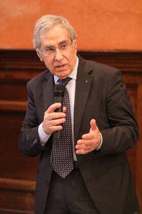 Italy: Minister of Defence Roberta Pinotti awarded the Premio Napoli Cittˆ di Pace Marco Salvatore during the eighth edition of the Premio Napoli Cittˆ di Pace. Roberta Pinotti awarded the eighth edition of the Premio Napoli Cittˆ di Pace.  SalvatorexEsposito