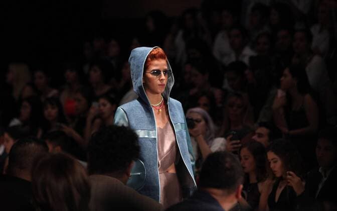 A model presents the creations of Mexican firm Janette Klein during a Mercedes Benz Mexico Fashion Week Fall Winter 2016 show in Mexico City, Mexico, 13 April 2016. EFE Mario Guzman MEXICO FASHION WEEK AUTUMN WINTER 2016 !ACHTUNG: NUR REDAKTIONELLE NUTZUNG!  SMX003 20160414-635961972140704433