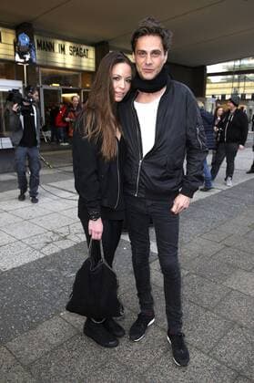 Rainer Meifert mit Viviane Kleinau bei der Eröffnung des Filmfestivals achtung berlin - new berlin film award mit dem Film Mann im Spagat: Pace, Cowboy, Pace im Kino International. Berlin, 13.04.2016 Foto:xS.xGabschx xFuturexImage