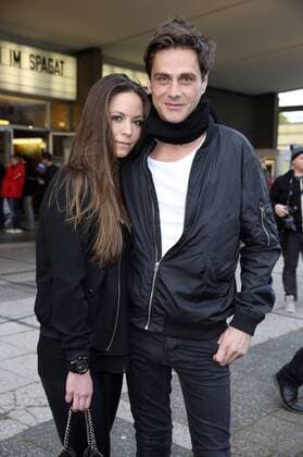 Rainer Meifert mit Viviane Kleinau bei der Eröffnung des Filmfestivals achtung berlin - new berlin film award mit dem Film Mann im Spagat: Pace, Cowboy, Pace im Kino International. Berlin, 13.04.2016 Foto:xS.xGabschx xFuturexImage