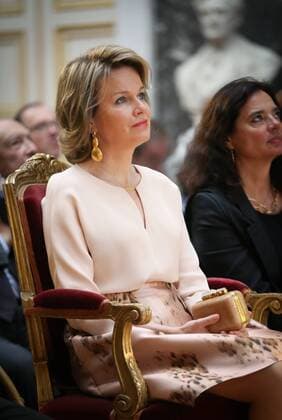 Belgien: Königin Mathilde besucht Preisverleihung in Brüssel Queen Mathilde of Belgium pictured during the Baillet Latour Health Prize 2016 ceremony in attendance of the Queen, on Thursday 14 April 2016, at the Palace of Academia in Brussels.  VIRGINIExLEFOUR 04832142