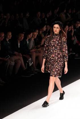 (160415) -- SHANGHAI, April 14, 2016 -- A model presents a creation by the brand Naivee during the Shanghai Fashion Week in Shanghai, east China, April 14, 2016. ) (ry) CHINA-SHANGHAI-FASHION WEEK (CN) ZhuangxYi 