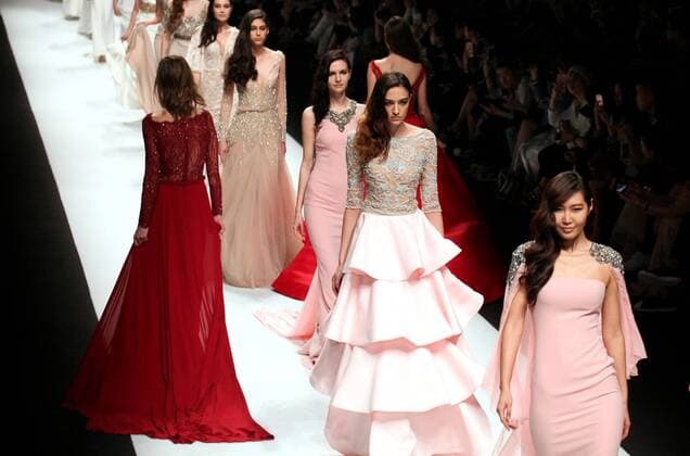 (160415) -- SHANGHAI, April 14, 2016 -- Models present creations by the Turkish brand Tarik Ediz during the Shanghai Fashion Week in Shanghai, east China, April 14, 2016. ) (ry) CHINA-SHANGHAI-FASHION WEEK (CN) ZhuangxYi 