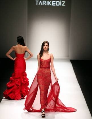 (160415) -- SHANGHAI, April 14, 2016 -- Models present creations by the Turkish brand Tarik Ediz during the Shanghai Fashion Week in Shanghai, east China, April 14, 2016. ) (ry) CHINA-SHANGHAI-FASHION WEEK (CN) ZhuangxYi 