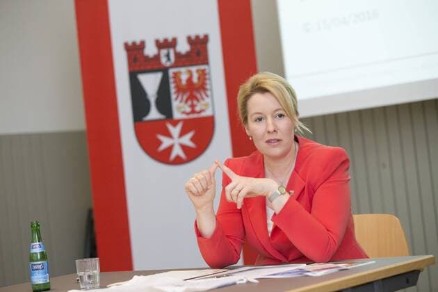 Bilder des Tages April 15, 2016 - Berlin, Germany - Franziska Giffey (SPD), Mayor of the Neukoelln District is pictured during a news conference at the District City Hall in Berlin on April 15, 2016. Berlin Germany  - ZUMAn230