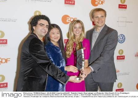 Rolando Villazón (Opernsänger und Moderator Echo Klassik),Jin Ju (Preisträgerin der Kategorie „Solistische Einspielung des Jahres (19. Jahrhundert), Klavier ), Nina Eichinger (Moderatorin Echo Klassik) und Vasily Petrenko (Preisträger der Kategorie „Nachwuchskünstler des Jahres, Dirigat ) - Pressekonferenz Echo Klassik 2012 anlässlich der Verleihung am 14.10.212 im Konzerthaus am Genadarmenmarkt in Berlin am 12.10.2012. Echo Klassik 2012 Pressekonferenz