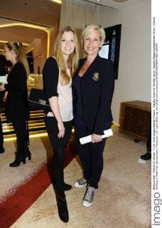 Claudia Jung mit Tochter Anna Eagles Magazinpräsentation 2016 Charity Golfclub Hotel Vier Jahreszeiten München 17. April 2016