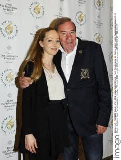 Frank Fleschenberg mit Tochter Julia Eagles Magazinpräsentation 2016 Charity Golfclub Hotel Vier Jahreszeiten München 17. April 2016